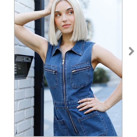 One Left ☝️NEW Retro Denim Sleeveless Collared Front Zip Up Overall - Picture 4 of 8